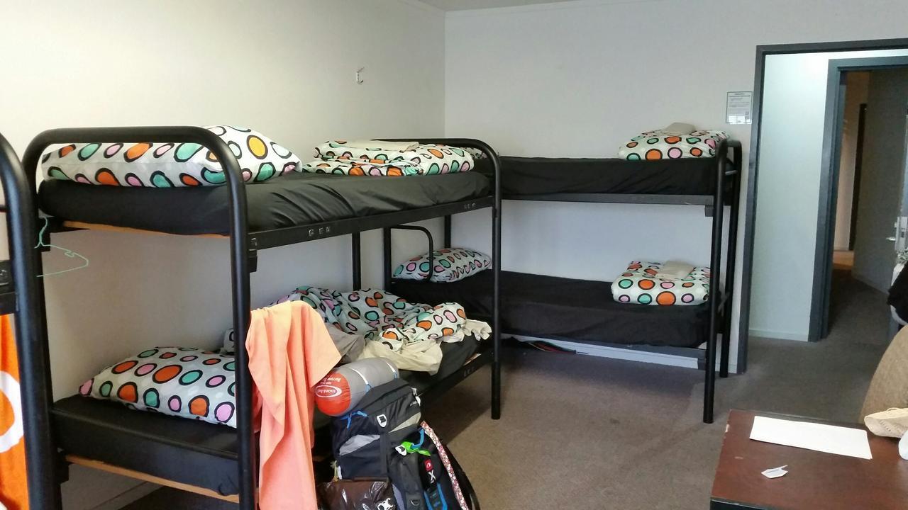 Loft 109 Backpackers Hostel تاورانجا المظهر الخارجي الصورة