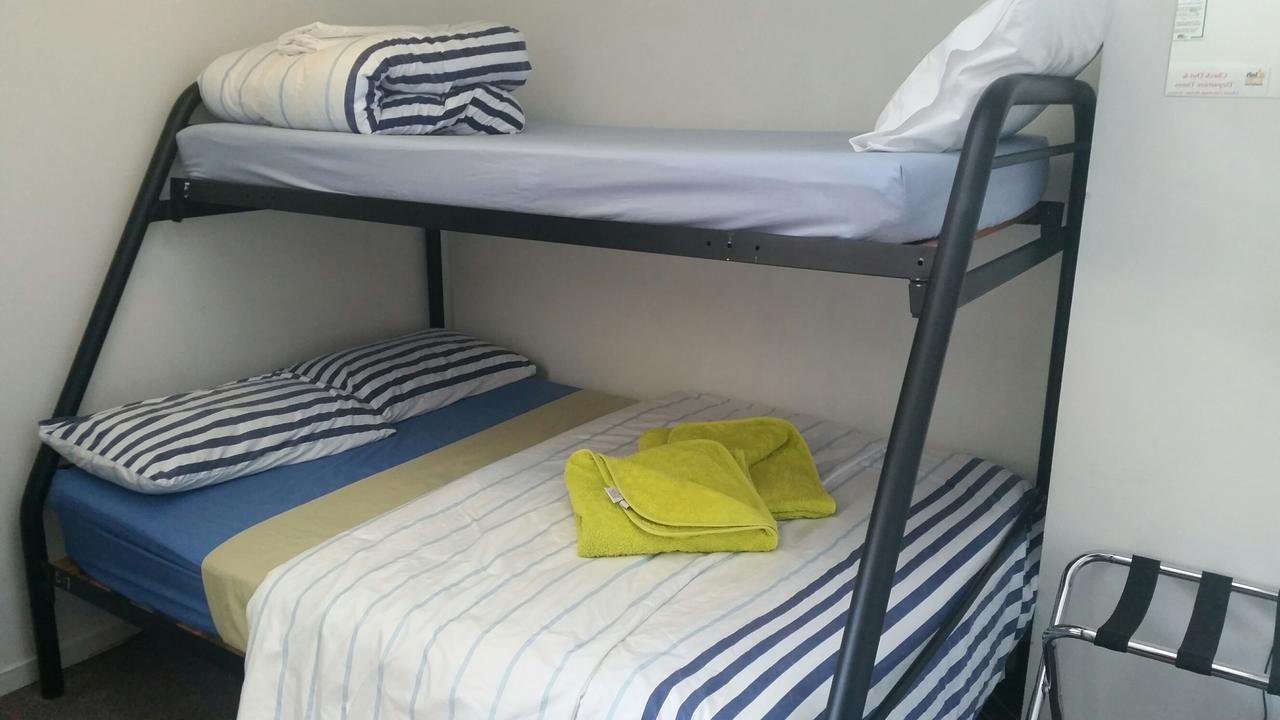 Loft 109 Backpackers Hostel تاورانجا المظهر الخارجي الصورة