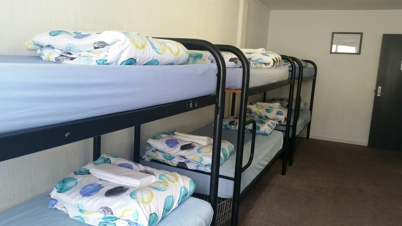 Loft 109 Backpackers Hostel تاورانجا المظهر الخارجي الصورة
