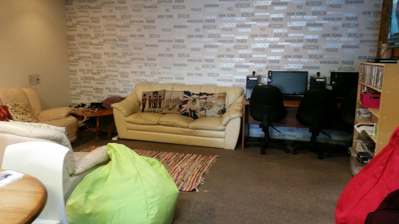 Loft 109 Backpackers Hostel تاورانجا المظهر الخارجي الصورة