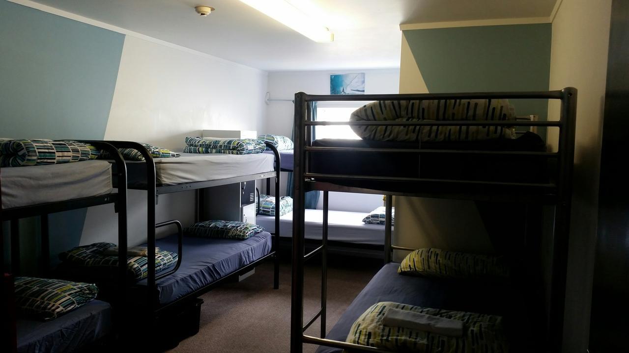 Loft 109 Backpackers Hostel تاورانجا المظهر الخارجي الصورة
